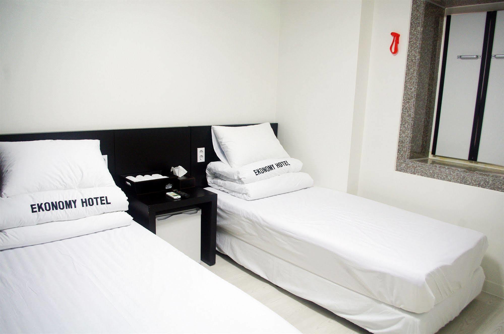 Ekonomy Hotel Nampo Пусан Экстерьер фото