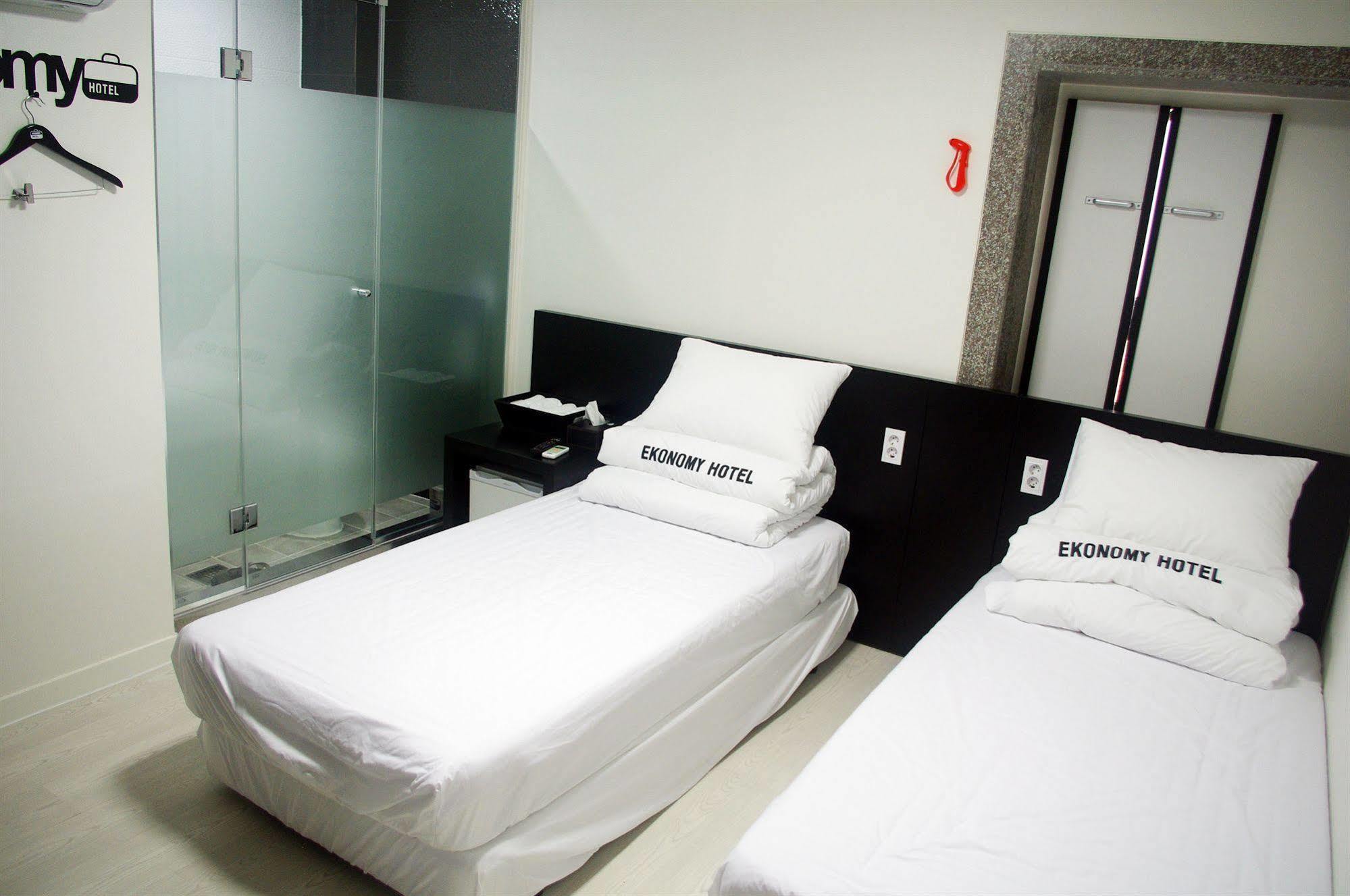 Ekonomy Hotel Nampo Пусан Экстерьер фото